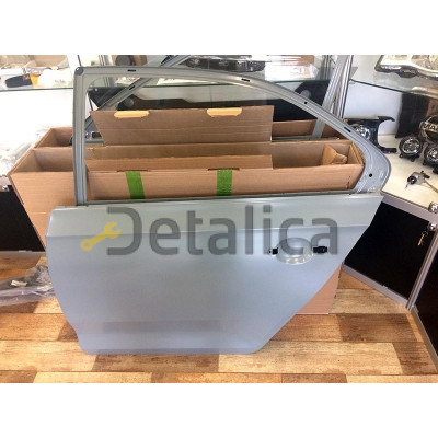 Дверь задняя левая для Шкода Рапид новая