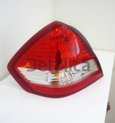 Фонарь задний левый для Ниссан Тиида седан оригинальный
