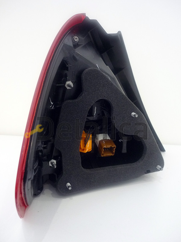 Фонарь задний левый для Ниссан Тиида седан оригинальный