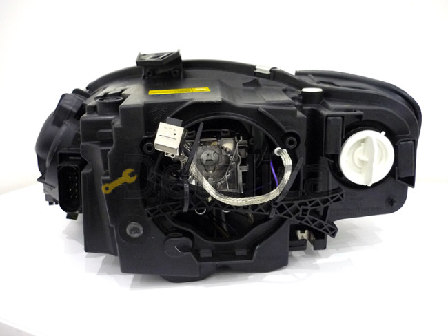 Фара правая ксенон линзованная с рег мотора для Ауди А4 от 2005-2006 (Depo)