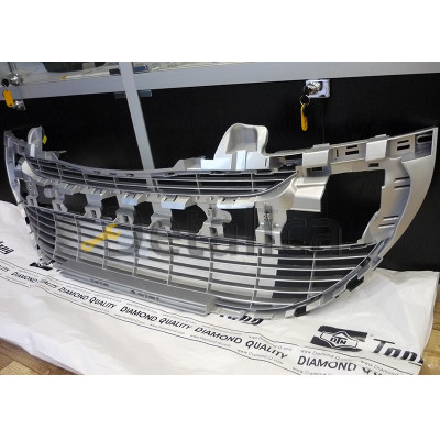 Решетка бампера передняя для Пежо 308 от 2007