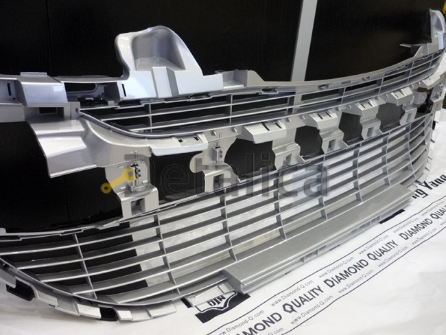 Решетка бампера передняя для Пежо 308 от 2007