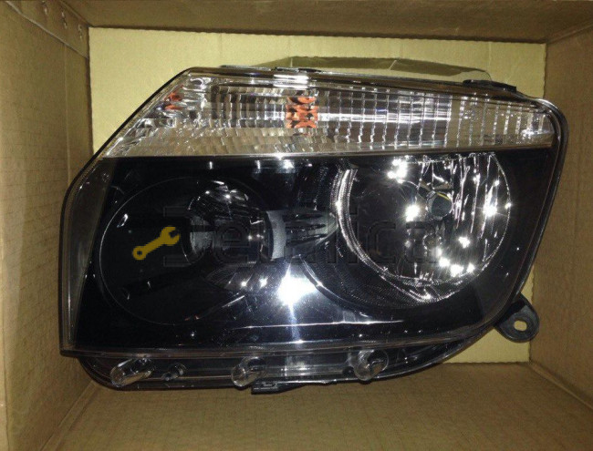 Фара левая  для Рено Дастер внутри чёрная