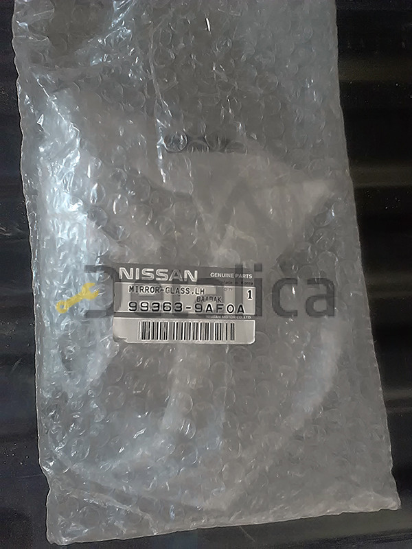 Зеркальный элемент левый Ниссан Альмера Классик