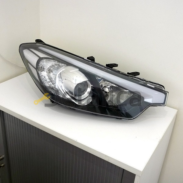 Фара правая линзованная для Киа Церато 3 от 2013 (Depo)