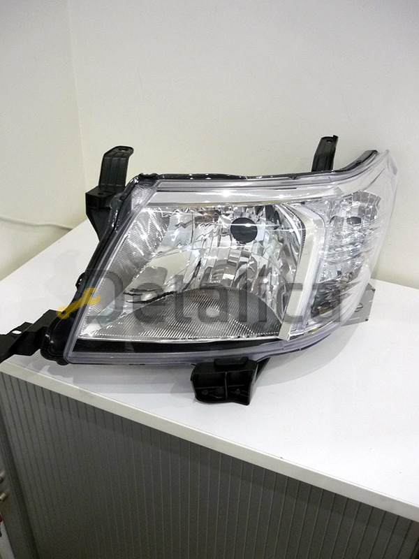 Фара левая для Тойота Хайлюкс под корректор