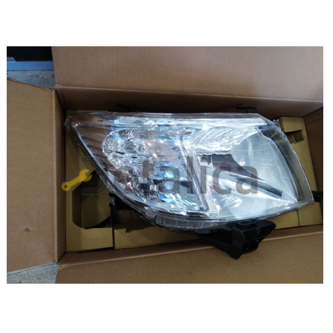 Фара правая для Тойота Хайлюкс под корректор