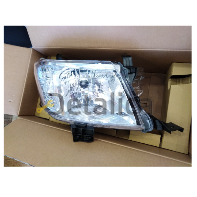 Фара правая для Тойота Хайлюкс под корректор