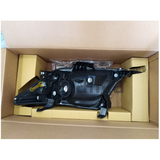 Фара правая для Тойота Хайлюкс под корректор