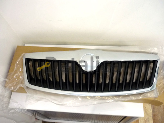 Решетка радиатора в хром молдингом для Шкода Октавия 2008-2012 (Китай)