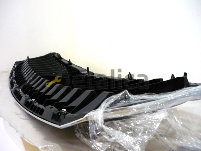 Решетка радиатора в хром молдингом для Шкода Октавия 2008-2012 (Китай)