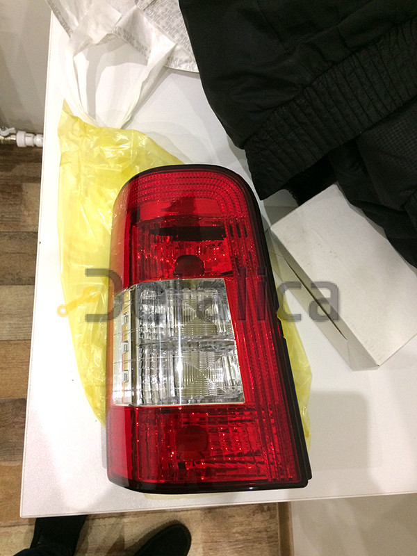 Фонарь задний левый для Пежо Партнер 2005-2007 двери распашёнки