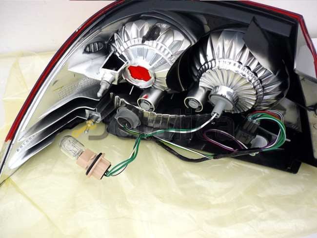 Фонарь задний правый для Митсубиси Лансер 9 Depo