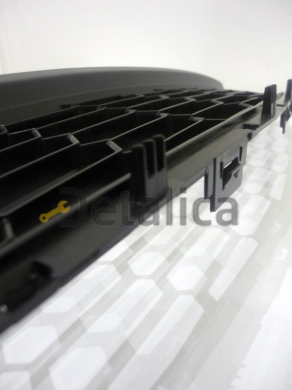 Решетка переднего бампера Шевроле Авео Т300 оригинал