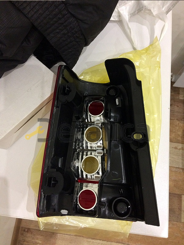 Фонарь задний правый для Пежо Партнер 2005-2007 двери распашёнки