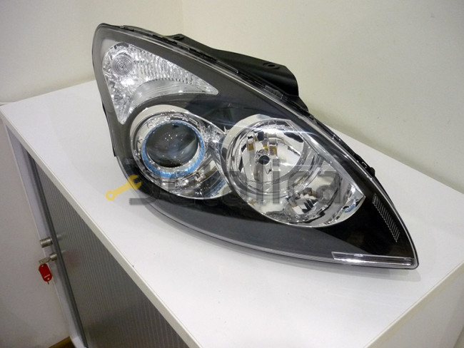 Фара правая под корректор внутри черная для Хендай I30 от 2007 (Depo)