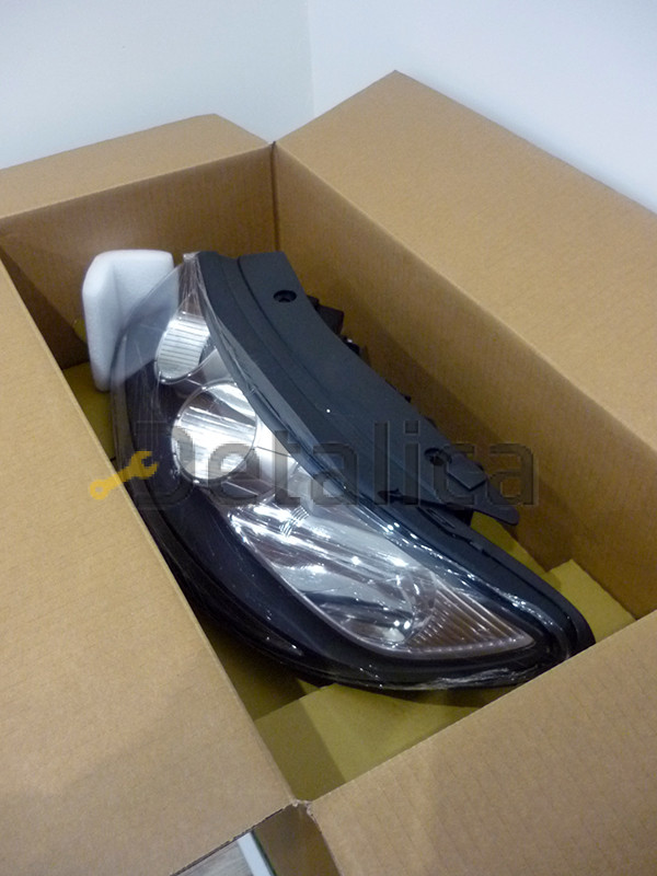 Фара левая внутри черная для Хендай Санта Фе 2 от 2006 (Depo)