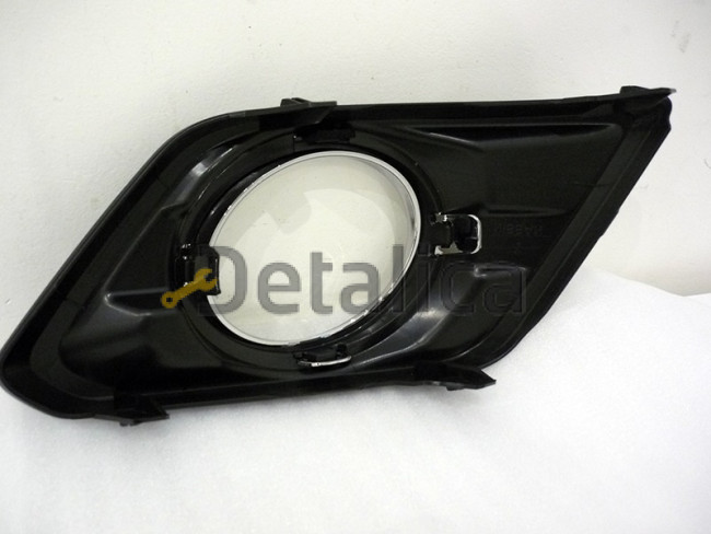 Рамка (заглушка) фары противотуманной левой для Ниссан Х-Трейл Т32 оригинал