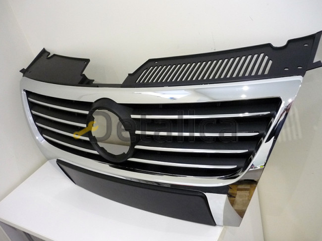 Решетка радиатора с хром молдингом без отв. п/датчик для Фольксваген Пассат Б6 от 2005 (Тайвань)