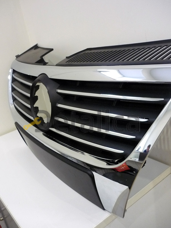 Решетка радиатора с хром молдингом без отв. п/датчик для Фольксваген Пассат Б6 от 2005 (Тайвань)