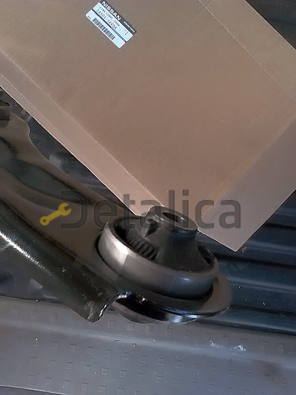 Рычаг передней подвески левый для Ниссан Жук оригинал Рычаг передней подвески левый для Ниссан Жук оригинал