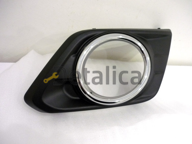 Рамка (заглушка) фары противотуманной правой для Ниссан Х-Трейл Т32 оригинал