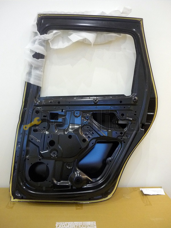 Дверь задняя правая для Ниссан Террано D10 оригинал