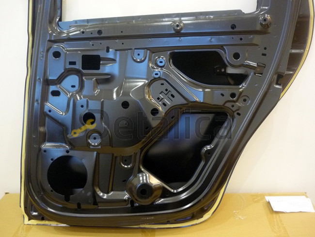 Дверь задняя правая для Ниссан Террано D10 оригинал