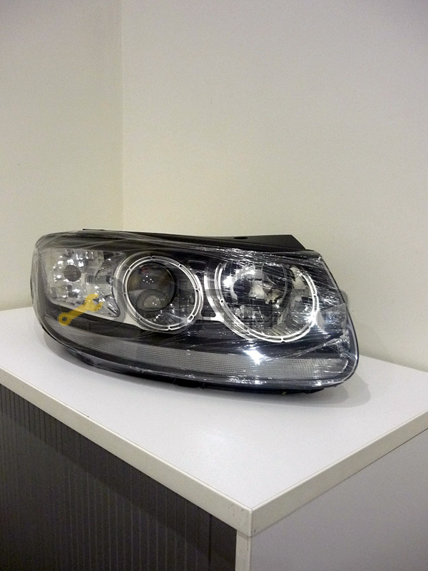 Фара правая внутри черная для Хендай Санта Фе 2 от 2006 (Depo)