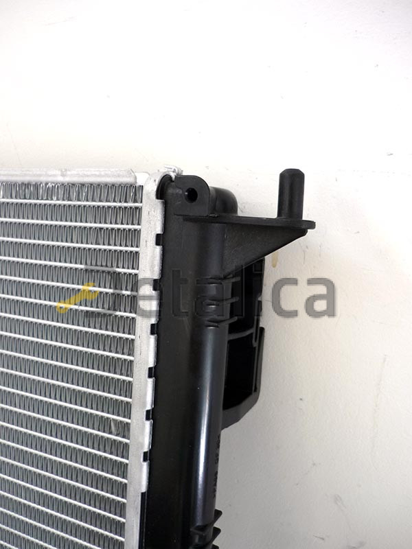 Радиатор охлаждения для Ниссан Альмера Г15 с кондиционером