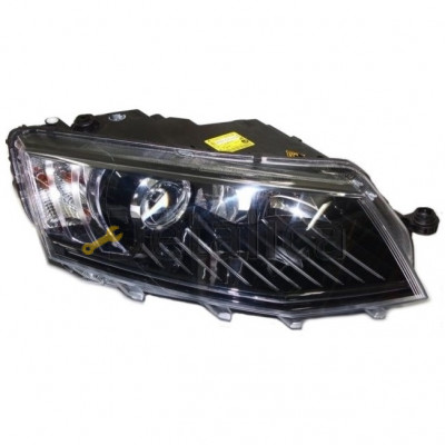 Фара правая для Шкода Октавия А7 адаптивная (ксенон) оригинал