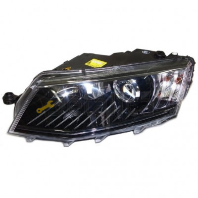 Фара левая для Шкода Октавия А7 адаптивная (ксенон) оригинал