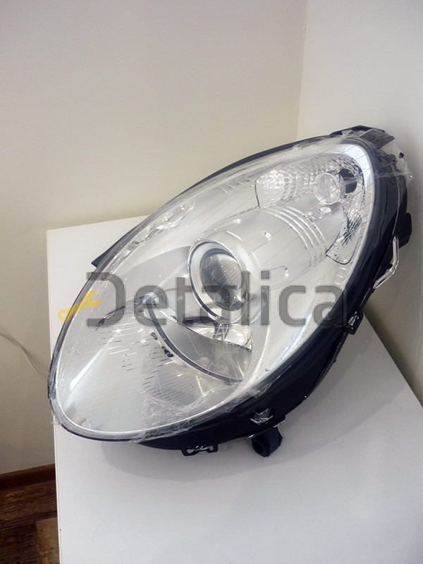 Фара левая для Мерседес W251 R-Class