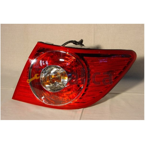 Фонарь задний внешний правый для Шевроле Эпика