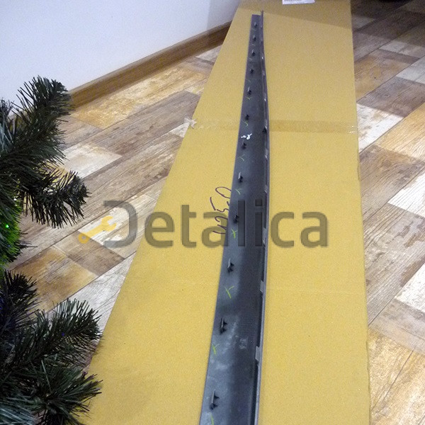 Пластиковая накладка на порог левая Ниссан Террано D10 оригинал