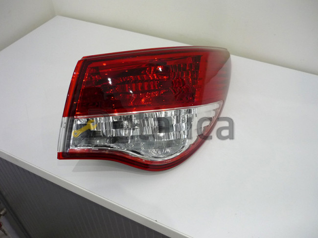 Фонарь задний внешний правый для Ниссан Альмера G15