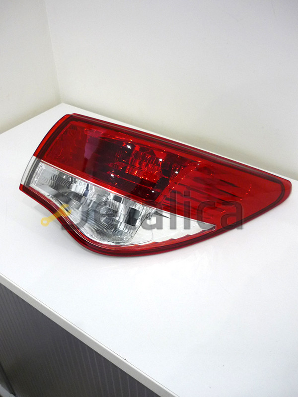 Фонарь задний внешний правый для Ниссан Альмера G15