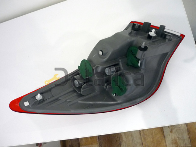 Фонарь задний внешний правый для Ниссан Альмера G15