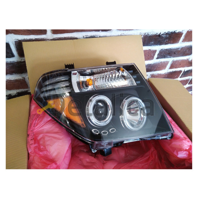 Фары левая + правая тюнинг для Ниссан Патфайндер R51 комплект Eagle Eyes