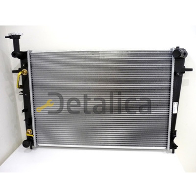 Радиатор охлаждения 2.0-2.7 для Киа Спортейдж 2 (Luzar Russia)