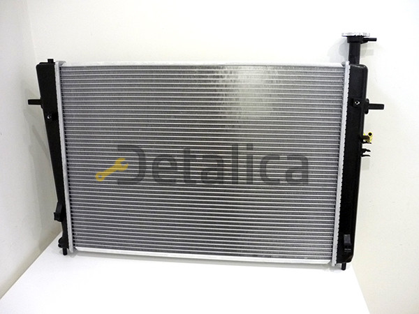 Радиатор охлаждения 2.0-2.7 для Киа Спортейдж 2 (Luzar Russia)