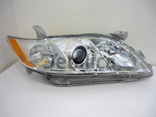 Фара правая ксенон для Тойота Камри 40 2006-2008 (оригинал) 