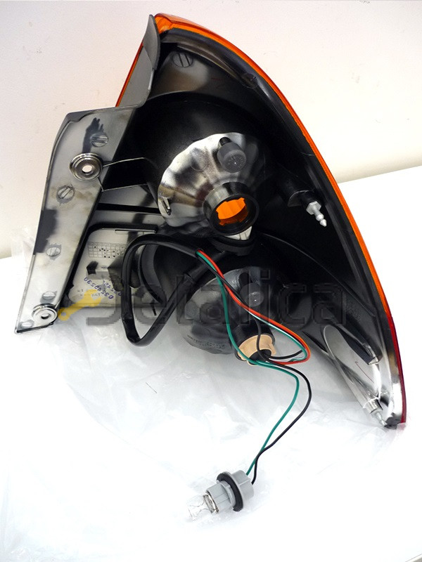 Фонарь задний левый для Сузуки Лиана седан