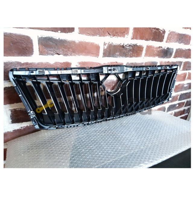 Решетка радиатора для Шкода Октавия А5 оригинал