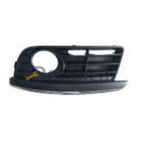 Решетка бампера передняя правая с отверстием под противотуманку хром для Фольксваген Джетта 5 от 2005 (Китай)