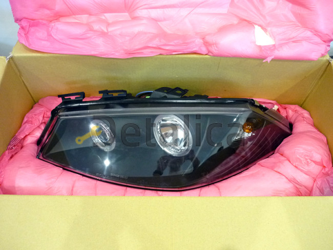 Фары тюнинг-комплект линзованные с светящимся ободком под корректор SONAR внутри чёрная для Рено Меган 2003-2005