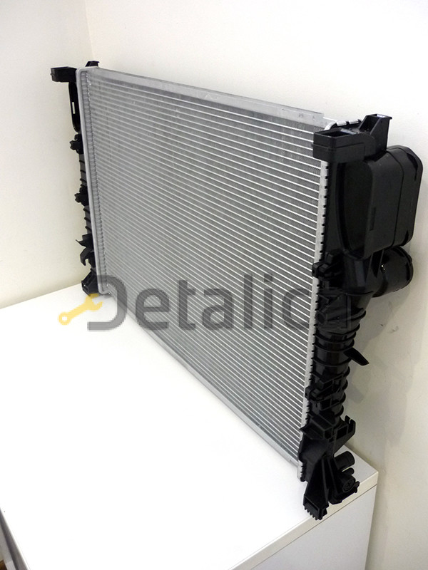 Радиатор охлаждения Мерседес W211 Sakura Индонезия