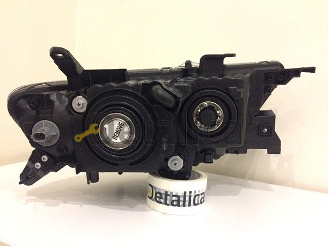 Фара левая для Митсубиси L200 ксенон