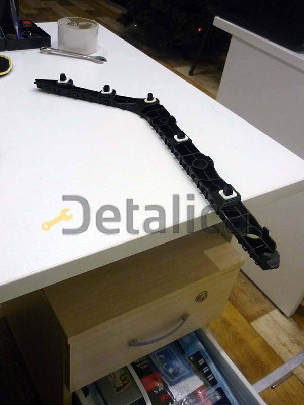 Крепление заднего бампера правый Ниссан Альмера G15 оригинал