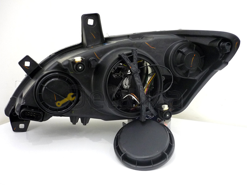 Mercedes a170 w169 white. Противотуманные фары мерседес виано 639. Фары мерседес вито 639. Фары вито 639 линзы. Mercedes в 221 с класс 2007 г.